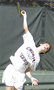 Mauricio Osorio '04 serving.